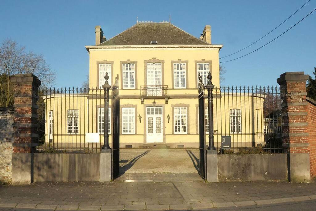 Petit Chateau A La Campagne. Beloeil Exterior photo